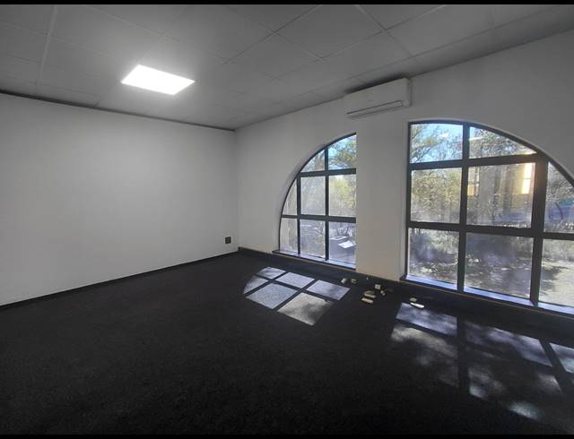 333M² OFFICE TO LET IN BRYANSTON